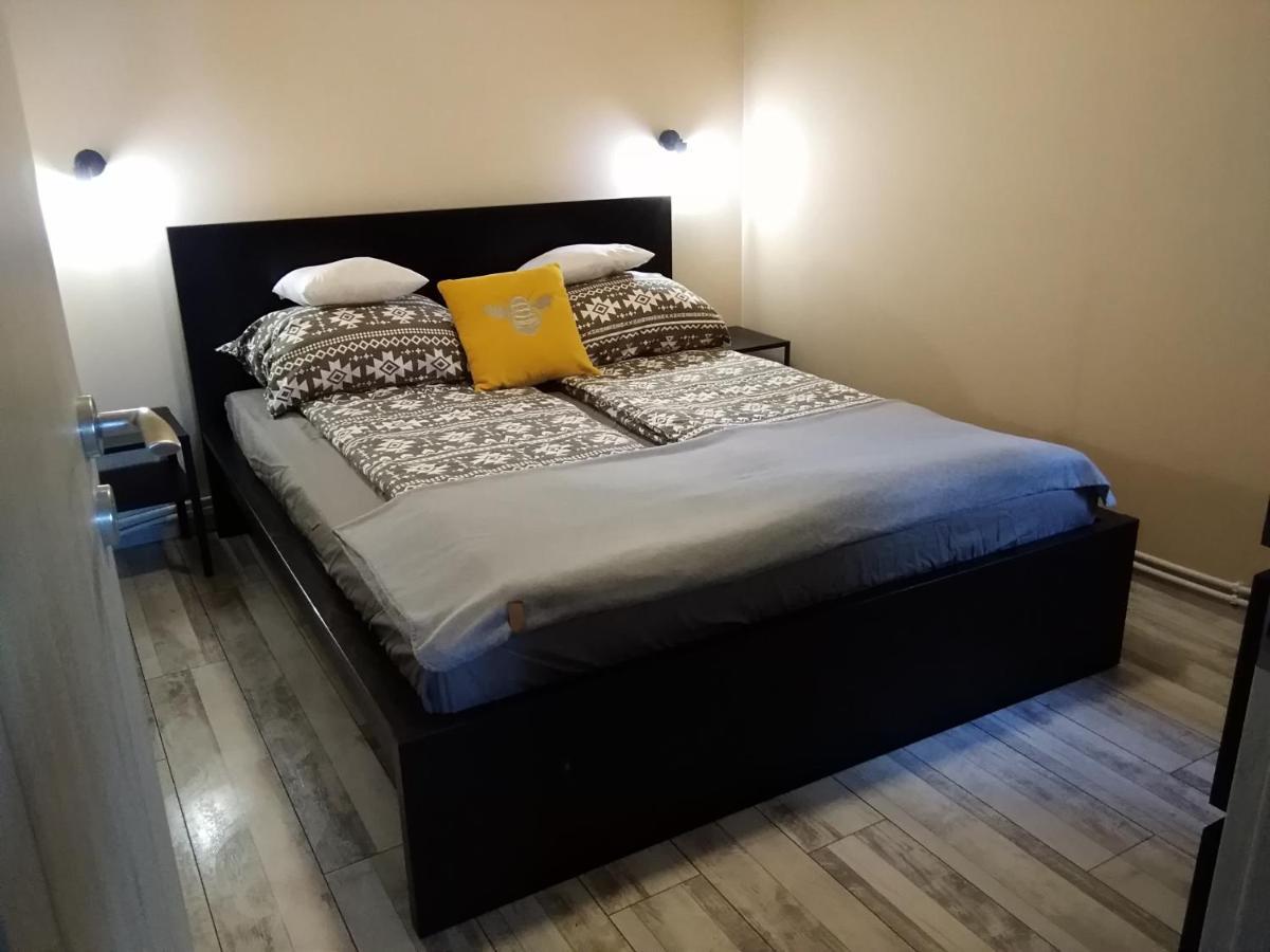 Bee Home Вечеш Екстериор снимка